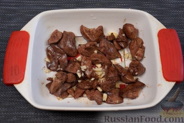 Омлет с куриной печенью, болгарским перцем и сыром (в духовке)