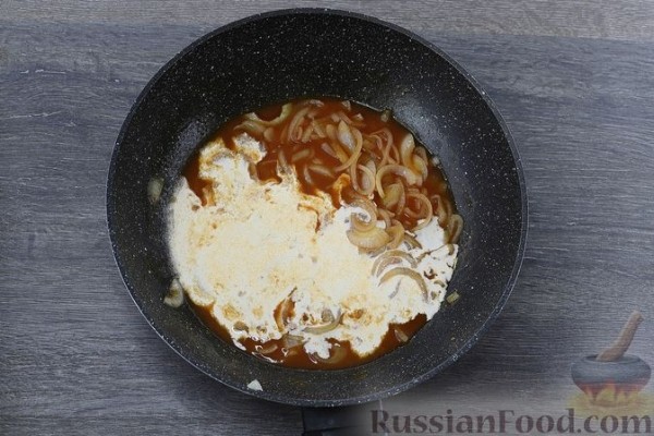 Куриное филе, тушенное в томатно-сливочном соусе