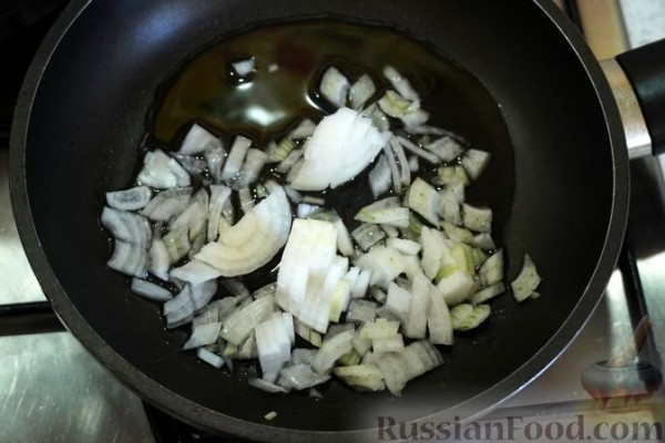Тыквенный суп с копчёными рёбрышками и чечевицей