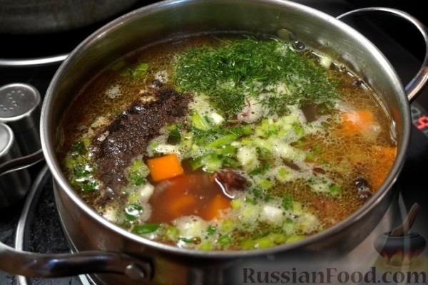 Тыквенный суп с копчёными рёбрышками и чечевицей