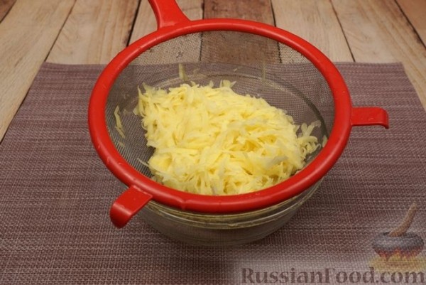 Мясные "гнёзда" с картофелем, сыром и яйцами (в духовке)