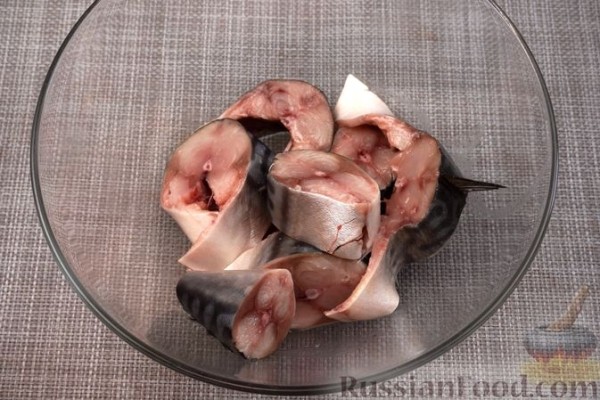 Скумбрия, запечённая с рисом и овощами