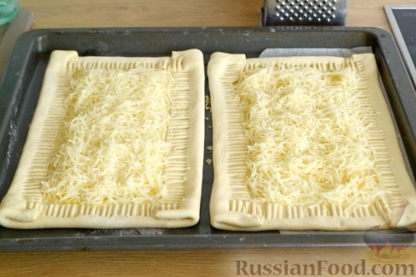Слоёный тарт с грушами и козьим сыром