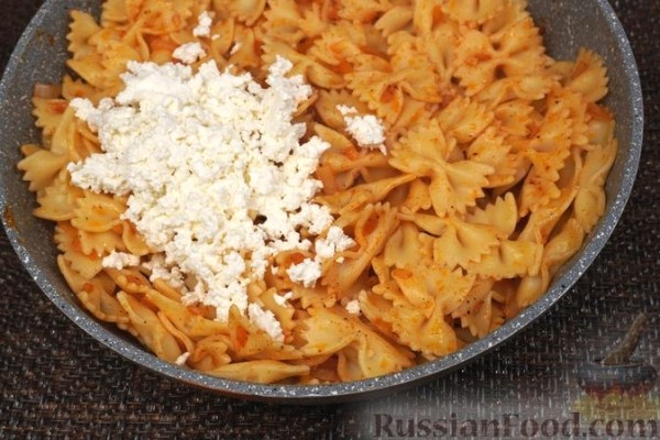 Макароны с тыквой и творогом
