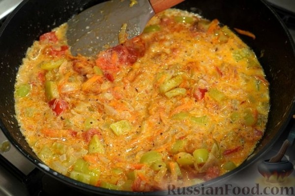 Макароны с овощным соусом