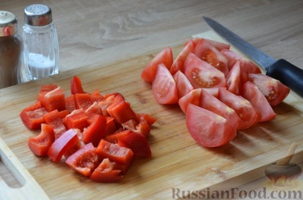 Жаркое из свинины с картошкой, помидорами и сладким перцем