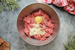 Фарш с кабачком и чесноком