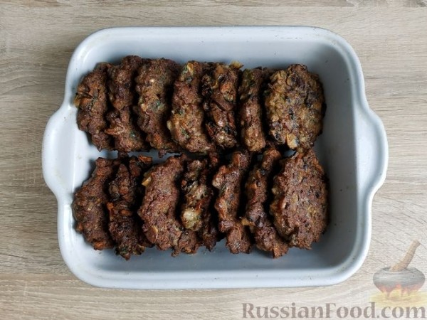 Рубленые котлеты из куриной печени с шампиньонами и зеленью