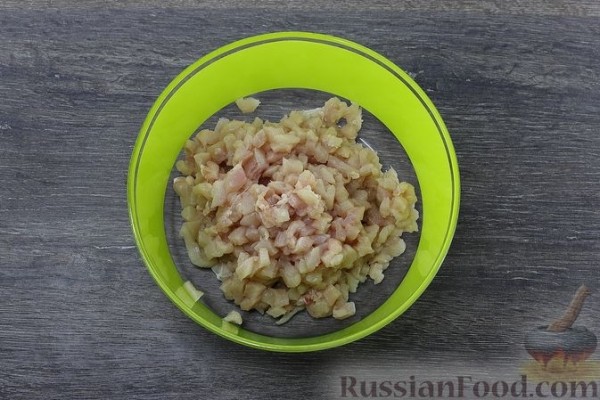 Рубленые куриные котлеты с плавленым сыром и сметаной