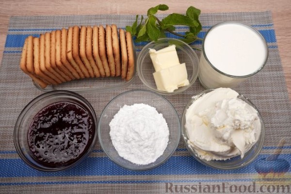 Десерт с печеньем, джемом и сливочно-сырным кремом