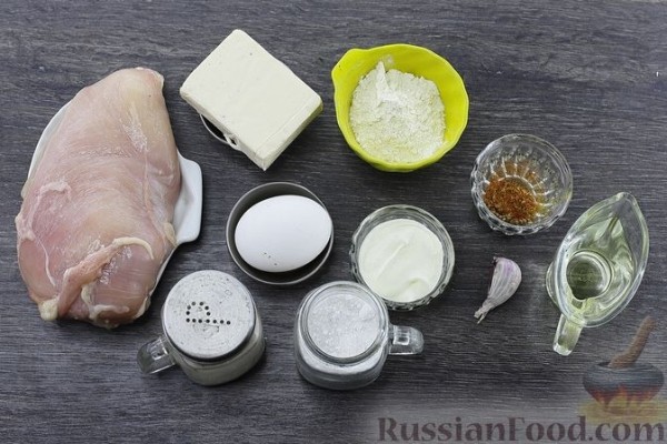 Рубленые куриные котлеты с плавленым сыром и сметаной