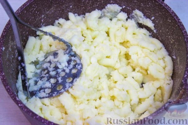 Жареные пирожки с картошкой и грибами