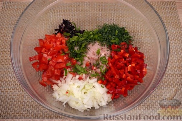 Томатная самса с фаршем и овощами (в духовке)