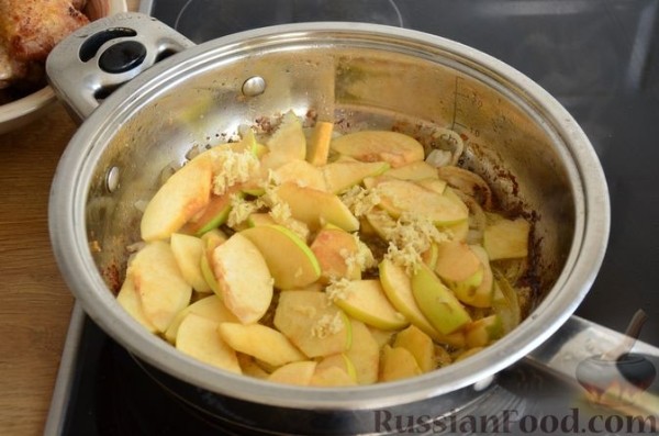 Куриные бёдрышки с айвой