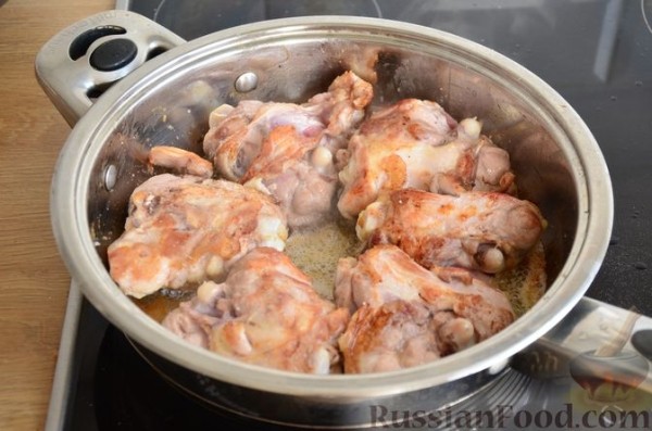 Куриные бёдрышки с айвой