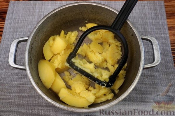 Картофельные котлеты с крабовыми палочками и сыром