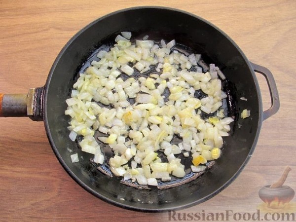 Рис с фаршем, баклажанами и кукурузой (на сковороде)
