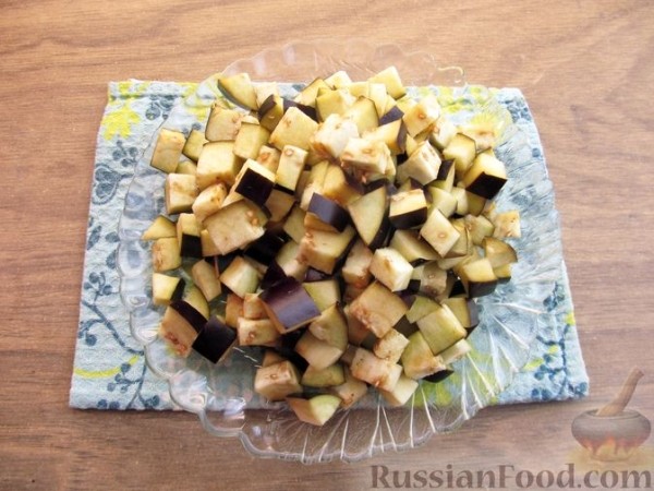 Рис с фаршем, баклажанами и кукурузой (на сковороде)