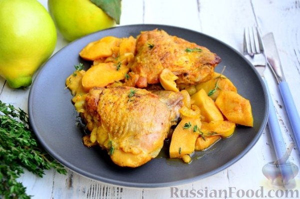 Куриные бёдрышки с айвой