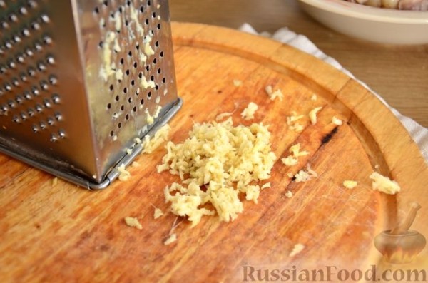 Куриные бёдрышки с айвой