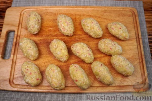 Картофельные котлеты с крабовыми палочками и сыром