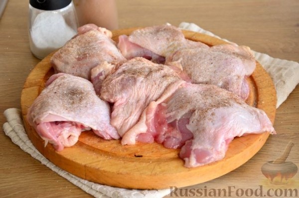 Куриные бёдрышки с айвой