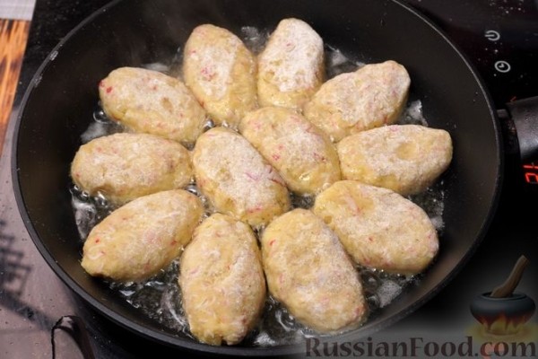 Картофельные котлеты с крабовыми палочками и сыром