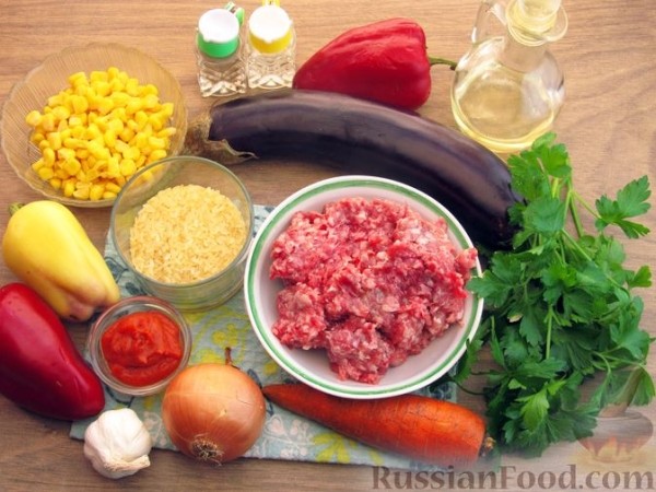 Рис с фаршем, баклажанами и кукурузой (на сковороде)