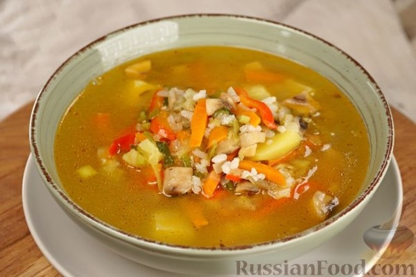 Постный рассольник с рисом и грибами