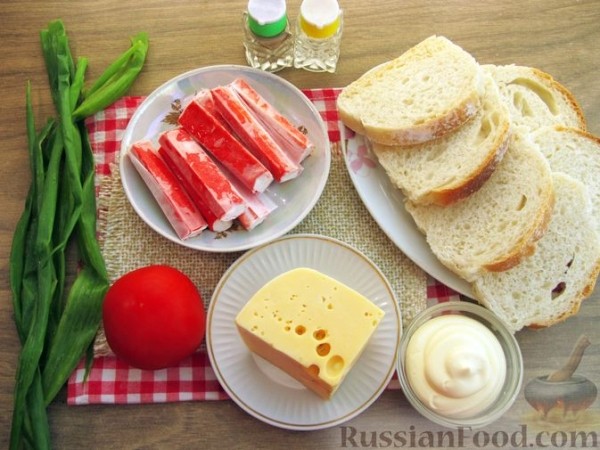 Горячие бутерброды с крабовыми палочками и сыром