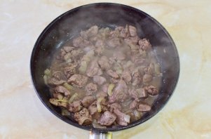 Куриная печень с макаронами