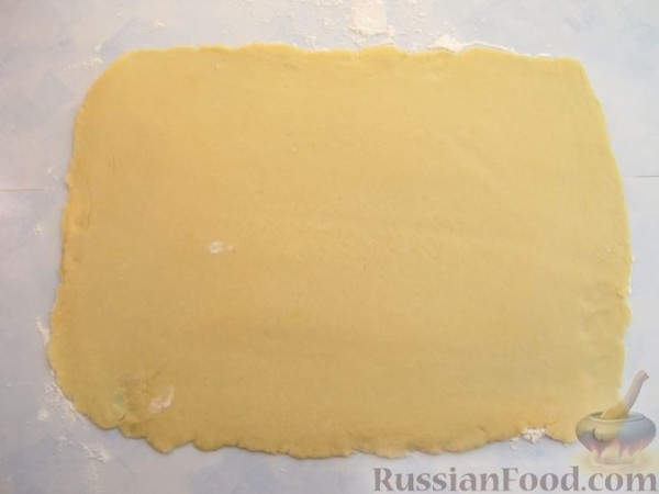 Печенье с колбасой и сыром