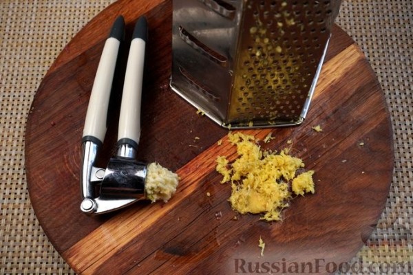 Курица, запечённая с яблоками и болгарским перцем