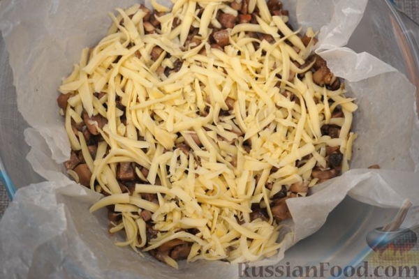 Заливной пирог с грибами и сыром