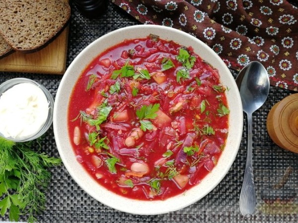 Борщ с краснокочанной капустой, фасолью и кукурузой