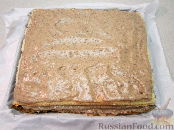 Торт с халвой и ореховым кремом