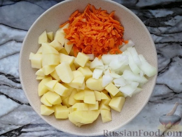 Борщ с краснокочанной капустой, фасолью и кукурузой