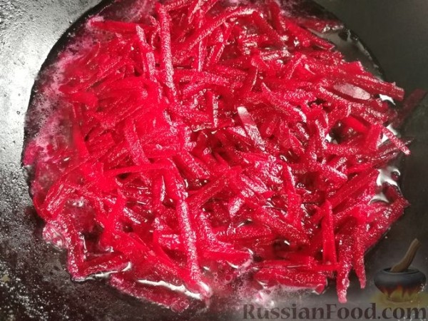 Борщ с краснокочанной капустой, фасолью и кукурузой