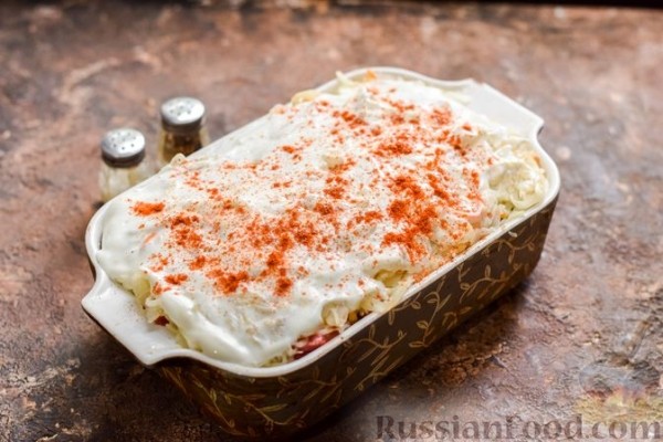 Запеканка из квашеной капусты, мясного фарша и риса