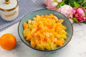 Салат с мандарином, яблоком и апельсином