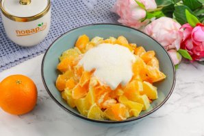 Салат с мандарином, яблоком и апельсином