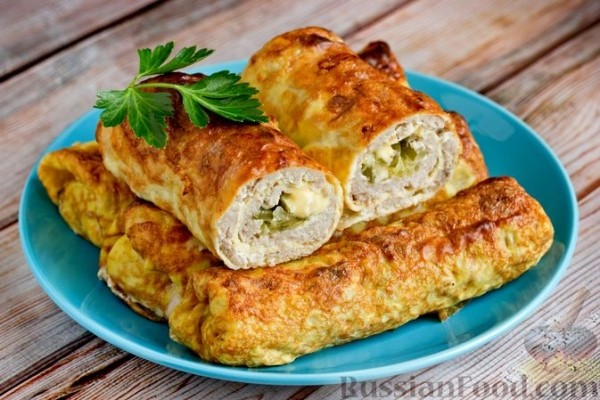 Бризоли с мясным фаршем, солёными огурцами и сыром (в духовке)