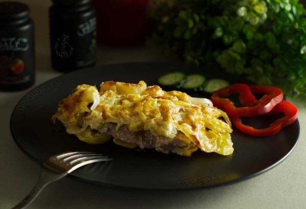 Мясо по-французски с картошкой