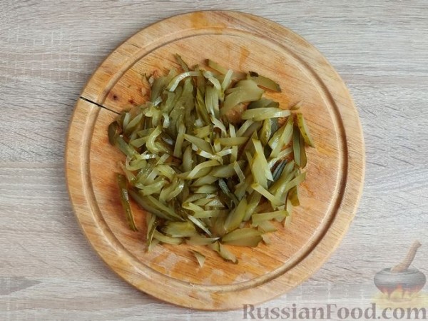 Бризоли с мясным фаршем, солёными огурцами и сыром (в духовке)