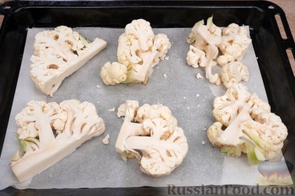 Стейки из цветной капусты с курицей и сыром