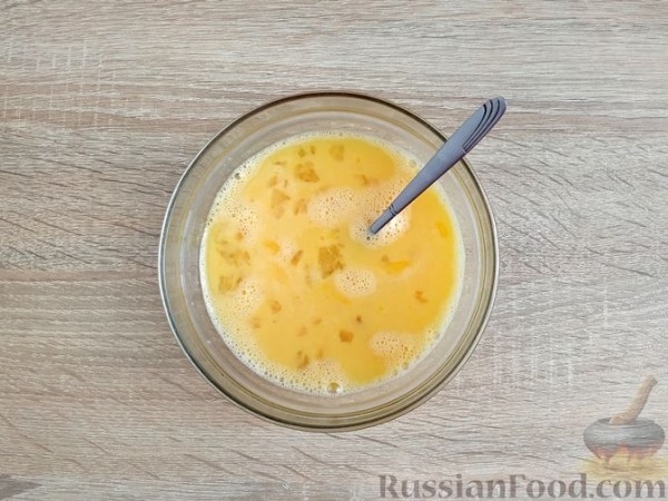 Бризоли с мясным фаршем, солёными огурцами и сыром (в духовке)