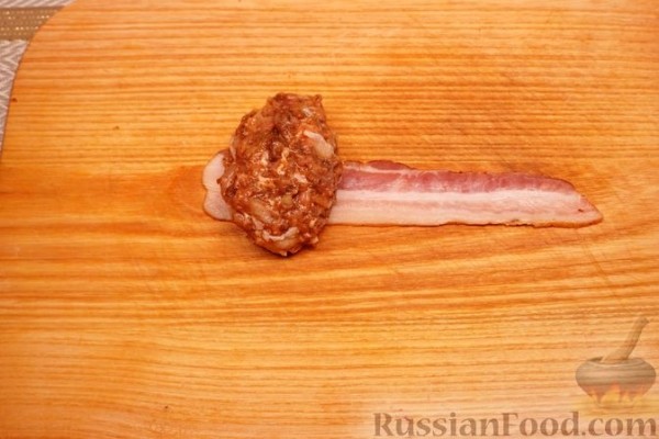 Куриные котлеты в беконе (в духовке)