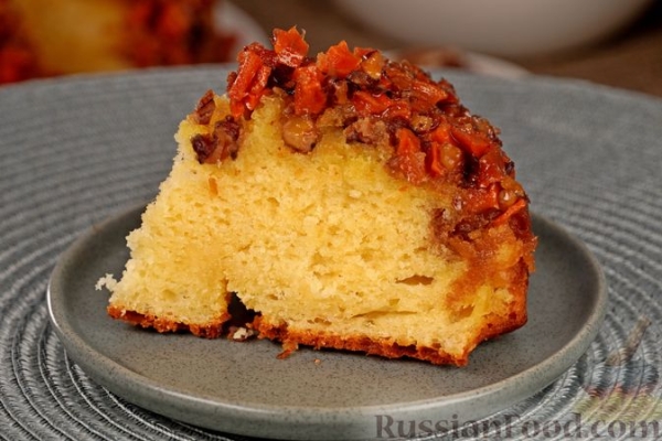 Пирог-перевёртыш на кефире, с морковью и орехами