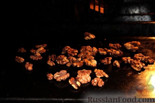 Пирог-перевёртыш на кефире, с морковью и орехами