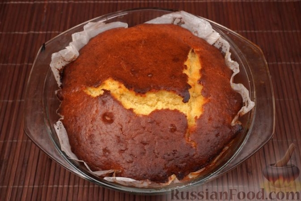 Пирог-перевёртыш на кефире, с морковью и орехами